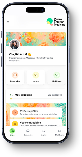 3 pessoas conversando em uma mesa